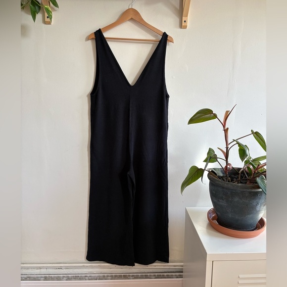Odeyalo Black Sleeveless Jumpsuit – XS/S - Picture 3 of 4